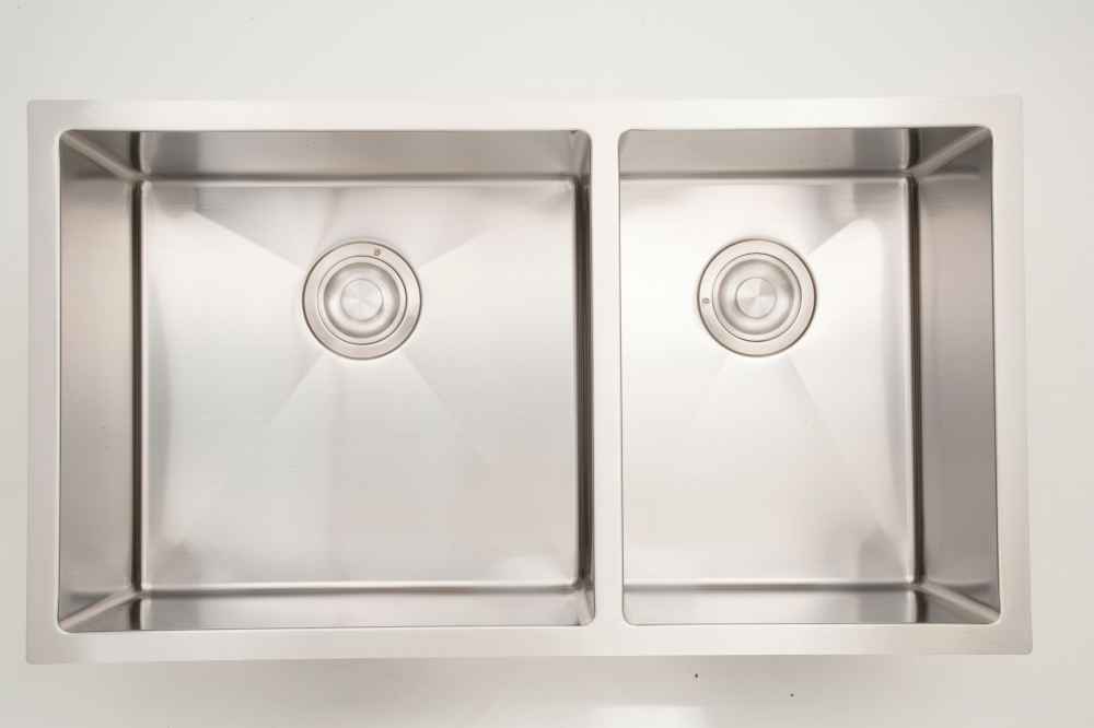 33-in. W CSA Approved Stainless Steel Kitchen Sink With 2 Bowl And 18 Gauge - 27407