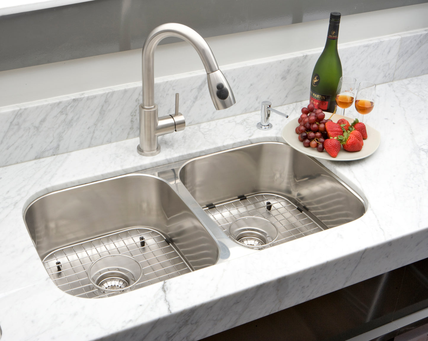 32.25-in. W CSA Approved Stainless Steel Kitchen Sink With 2 Bowl And 18 Gauge AI-27557